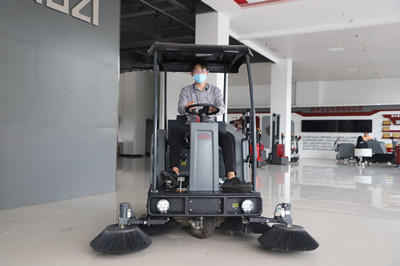 電動(dòng)掃地車(chē)